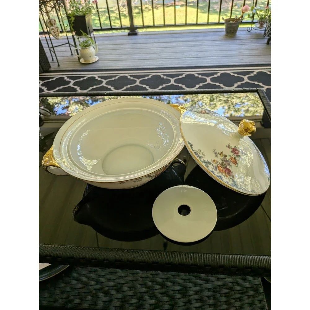 Royal Bayreuth Franklin Bone China Round Covered Vegetable Bowl Romantic Floral